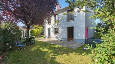 Maison REZE  T7  115 m2