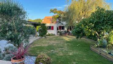 Maison Pont Saint Martin, 128 m2, 4 chambres, mezzanine, piscine couverte.