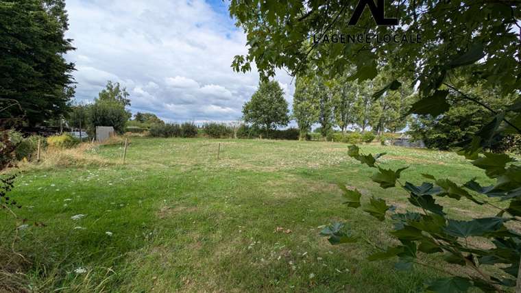 Terrain constructible Chemille En Anjou 1585 m2