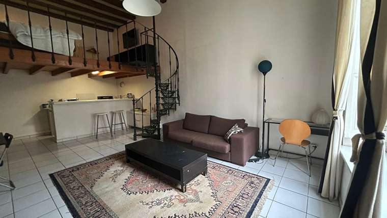 Duplex 2 pièces avec parking – Secteur Cathédrale / Château