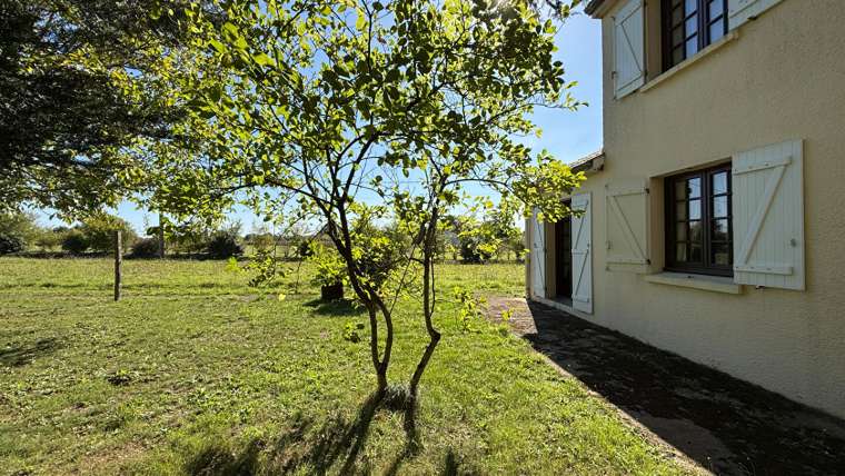 Maison familiale 109m2, 3 chambres, garage et dépendances