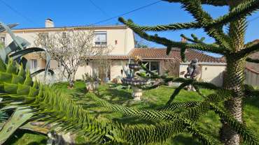 Maison 3 chambres en pierres dans le bourg des Sorinières