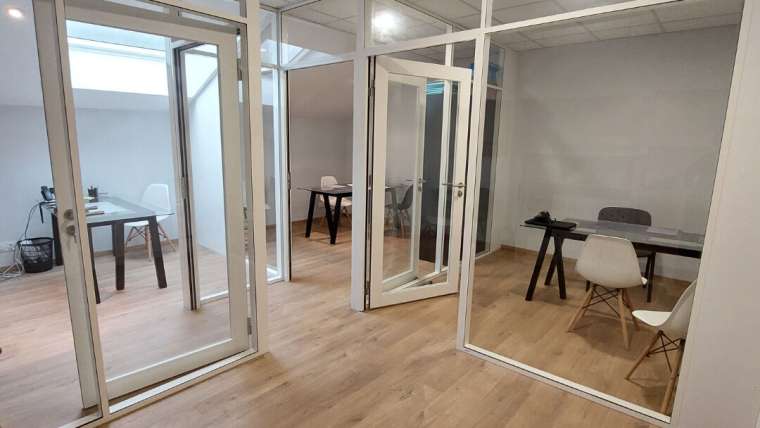 Local commercial  à Louer 110 m2