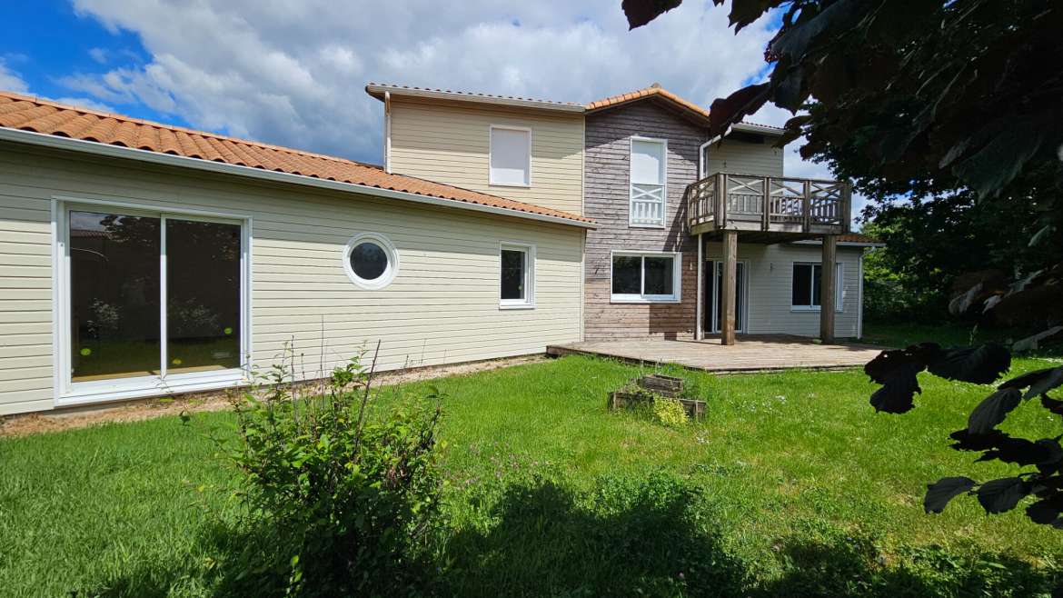 Maison d&rsquo;architecte à Saint Philbert De Grand Lieu, 170 m2, 4 chambres