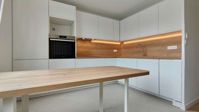 Maison rénovée, proche commerces, 4 chambres