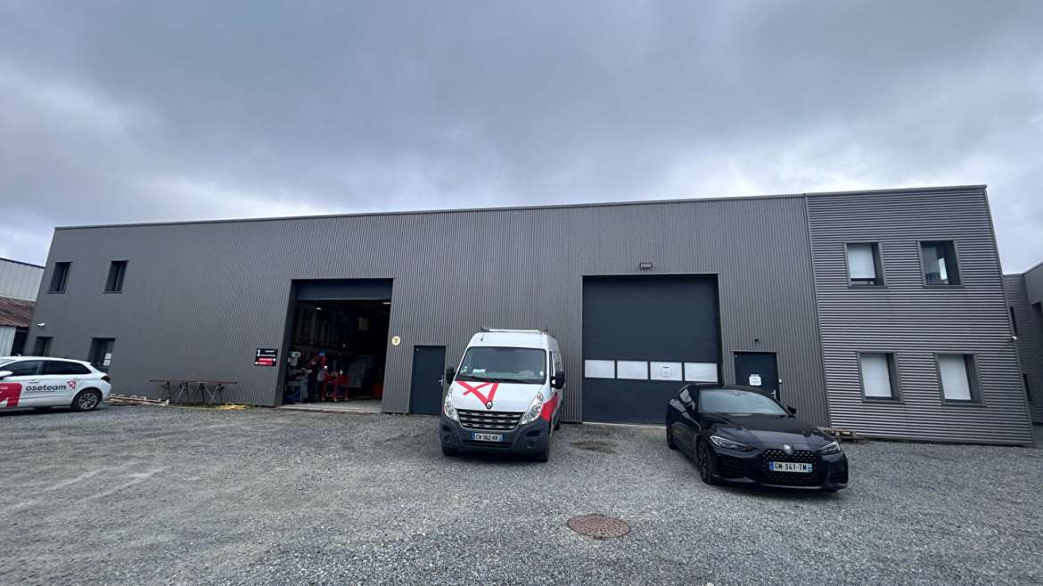 LOCAL D&rsquo;ACTIVITE ET BUREAUX PROCHE AEROPORT