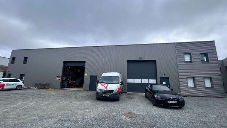 LOCAL D&rsquo;ACTIVITE ET BUREAUX PROCHE AEROPORT