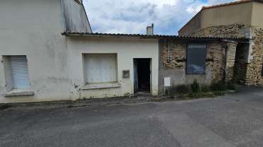 Bâtiment en pierres et parpaing à rénover – 76 m2 –  Vertou centre – Terrain 320 m2